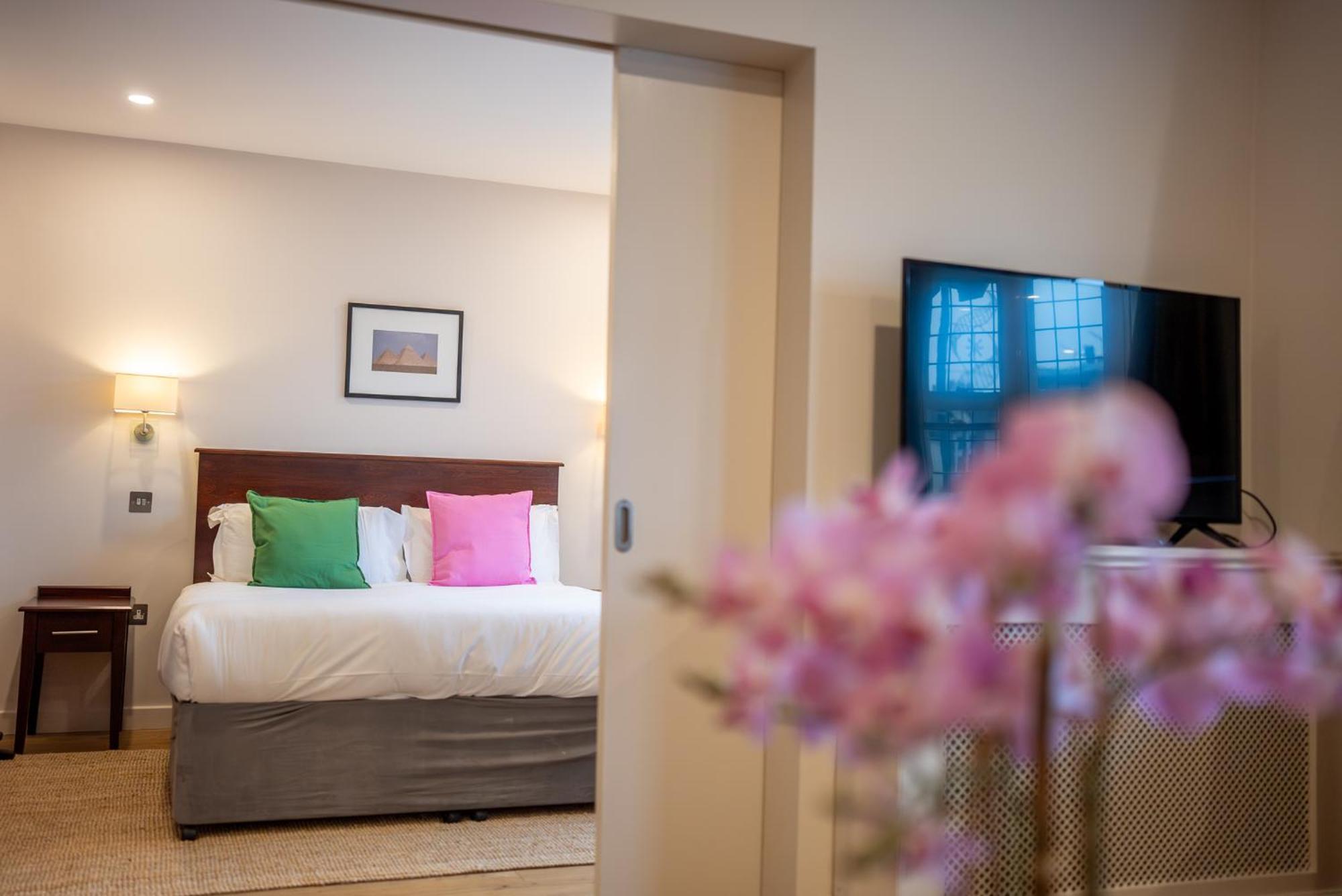 County Hotel Chelmsford Eksteriør billede
