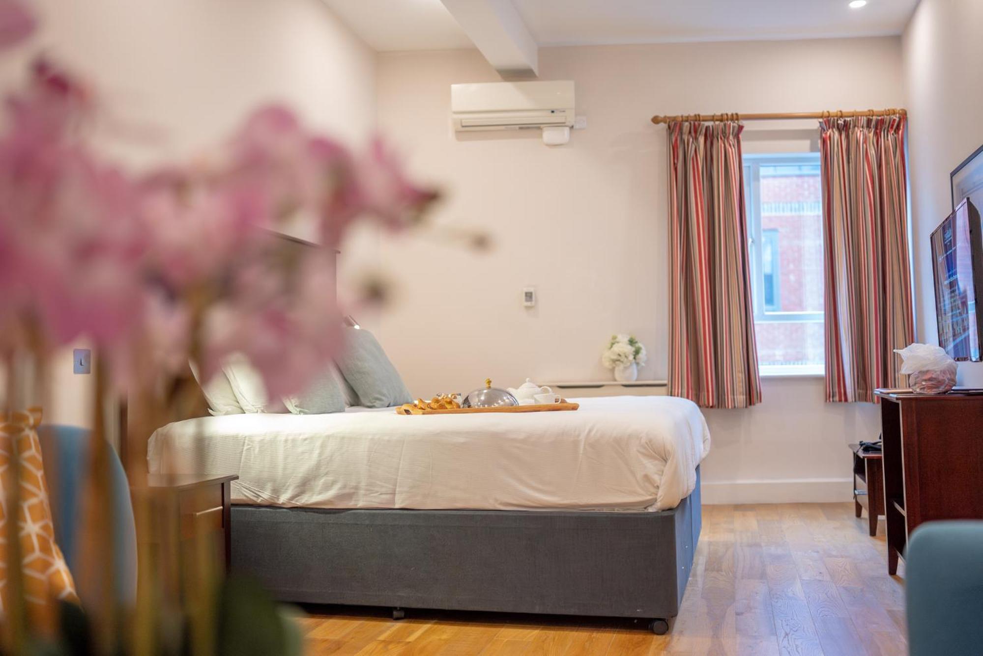 County Hotel Chelmsford Eksteriør billede