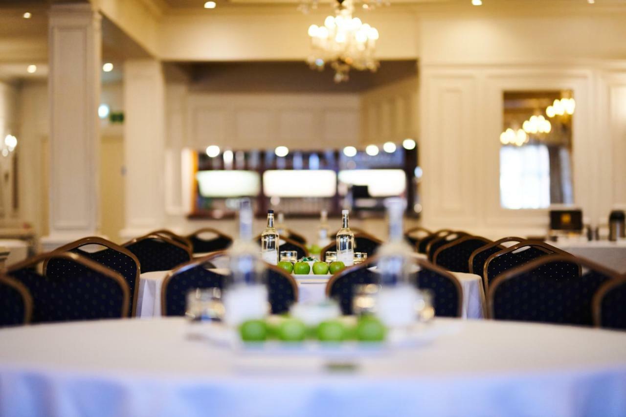 County Hotel Chelmsford Eksteriør billede